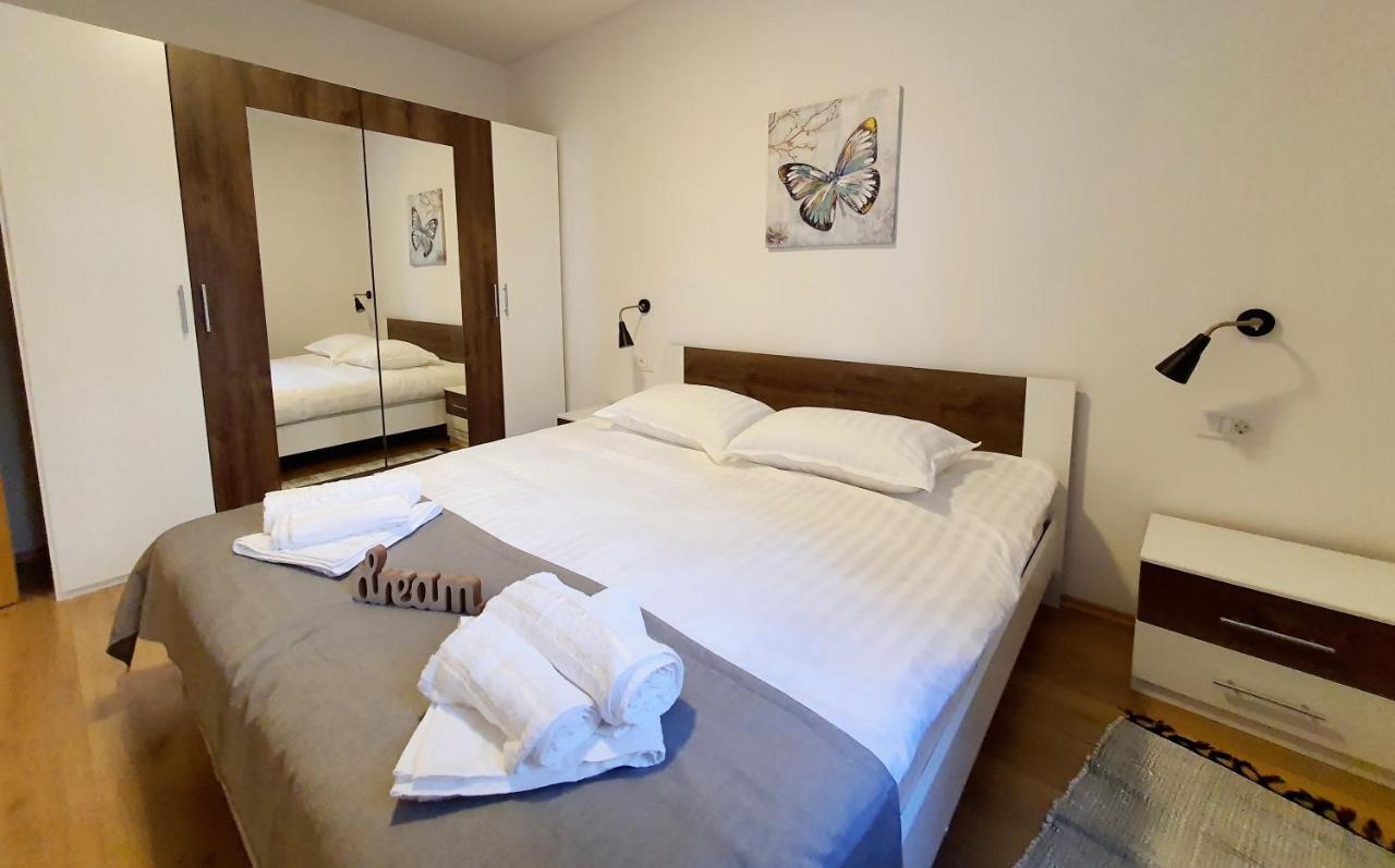Sea Star Apartments Pjescana Uvala Dış mekan fotoğraf