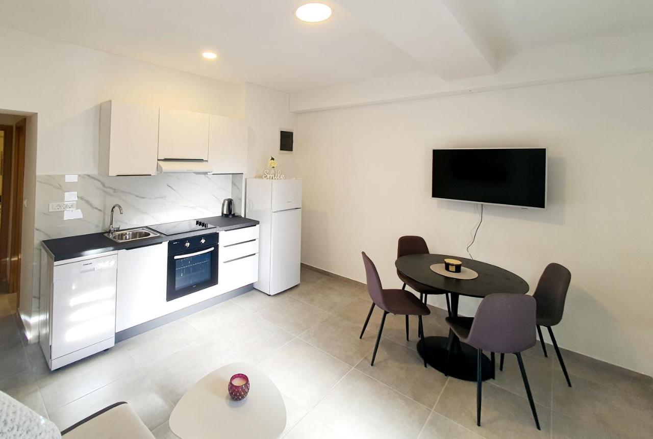 Sea Star Apartments Pjescana Uvala Dış mekan fotoğraf